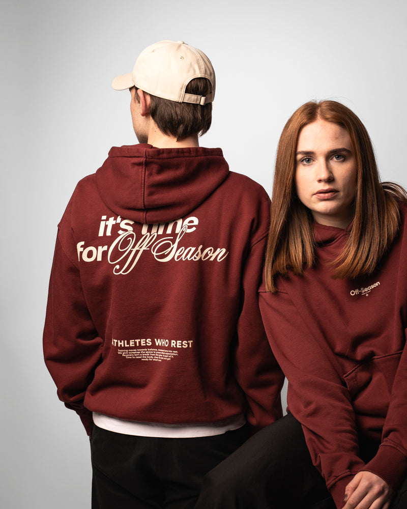 Lasse ist 1,80m und trägt Größe M