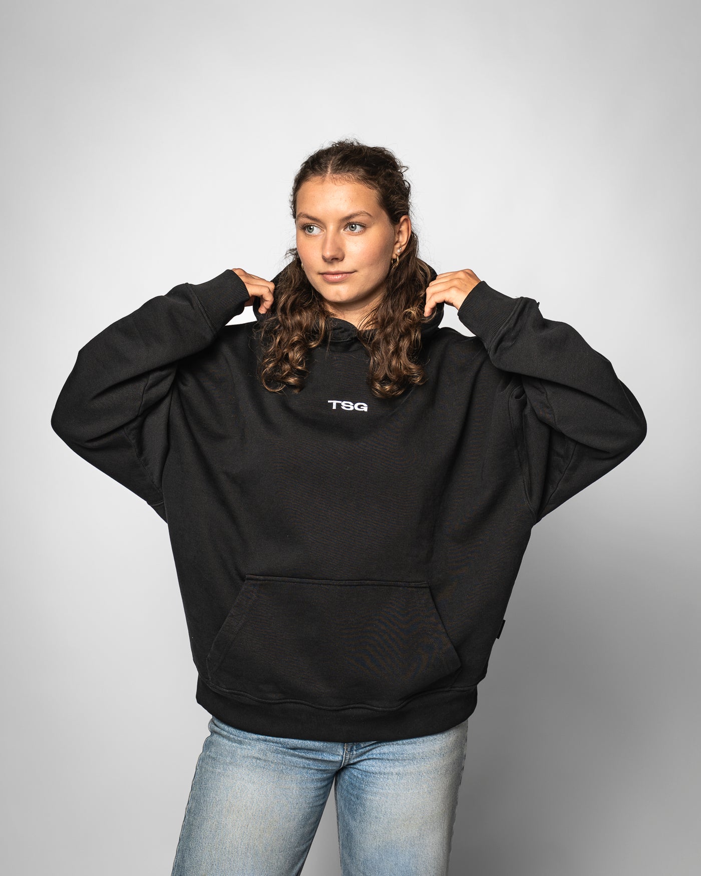 Oversized TSG Hoodie Essential (Vorbestellung)